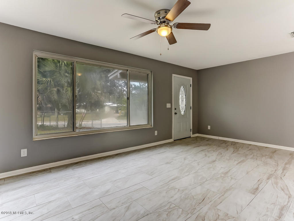 2126 Fouraker Road Jacksonville, FL 32210 - Photo 10 of 38 Living Room