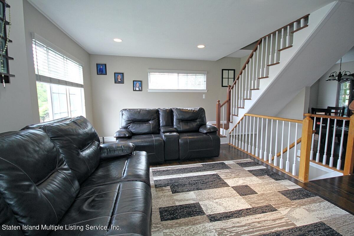 30 Red Cedar Lane Staten Island, NY 10309 - Photo 4 of 32 IMG_3271_Fotor