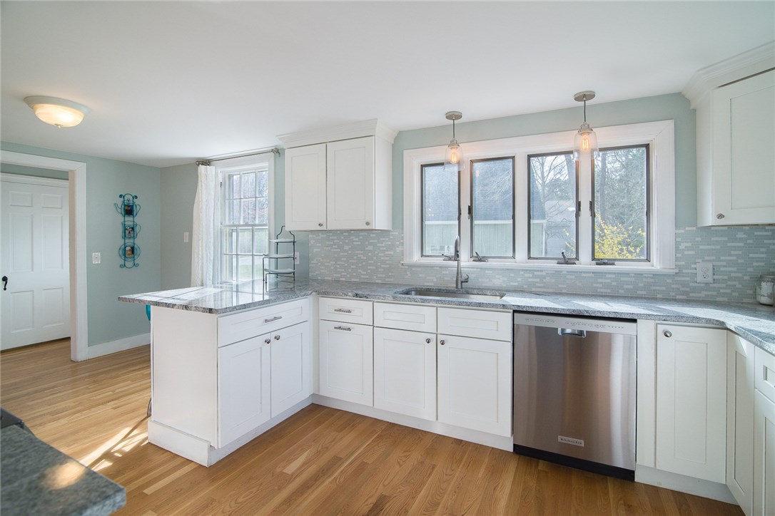 408 New Meadow Road Barrington, RI 02806 - Photo 7 of 32 Gallery Image 7