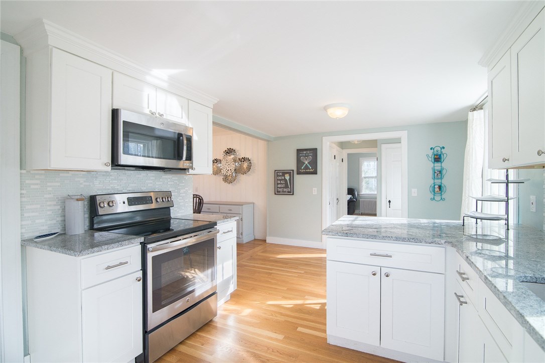 408 New Meadow Road Barrington, RI 02806 - Photo 8 of 32 Gallery Image 8