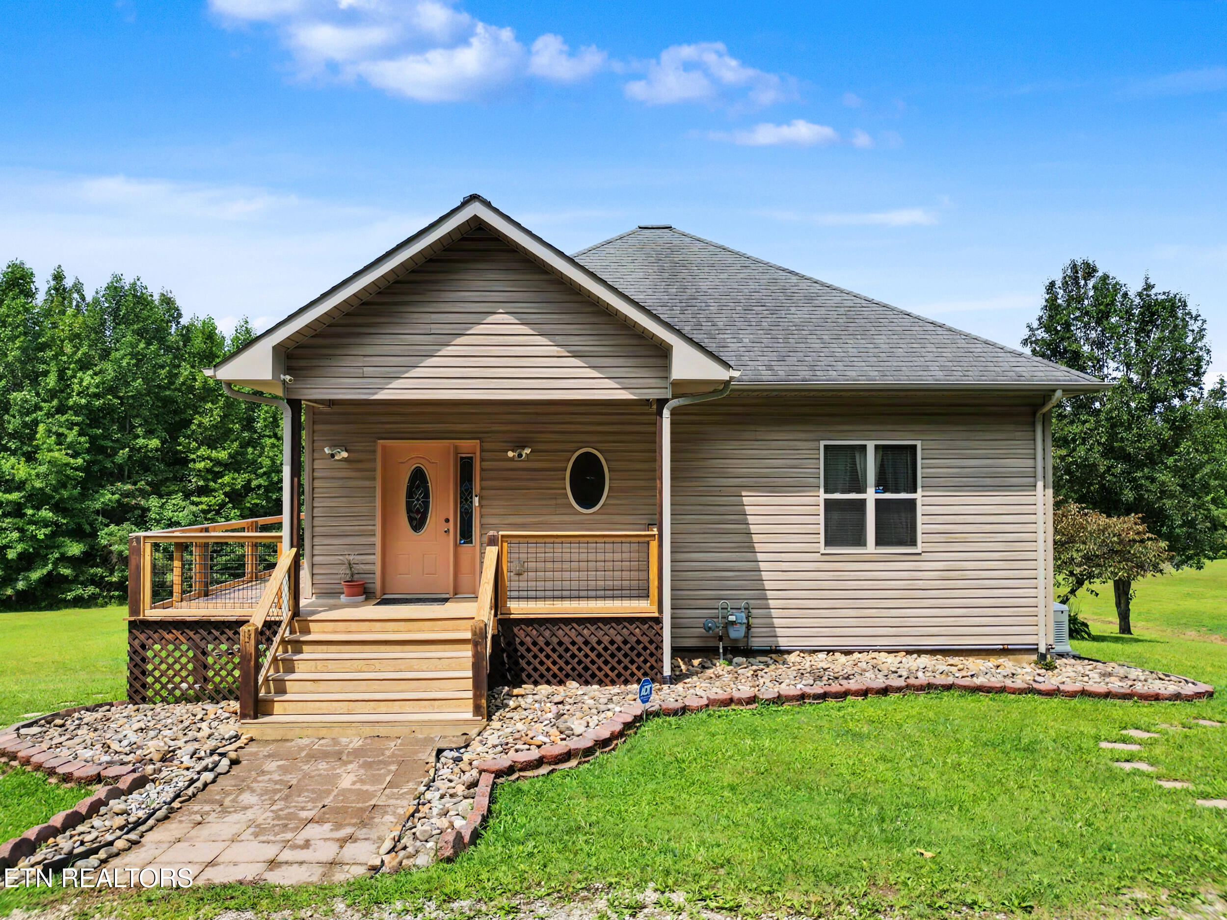 319 Oakmont Road Oneida, TN 37841 - Photo 3 of 49 1_dji_0105_b