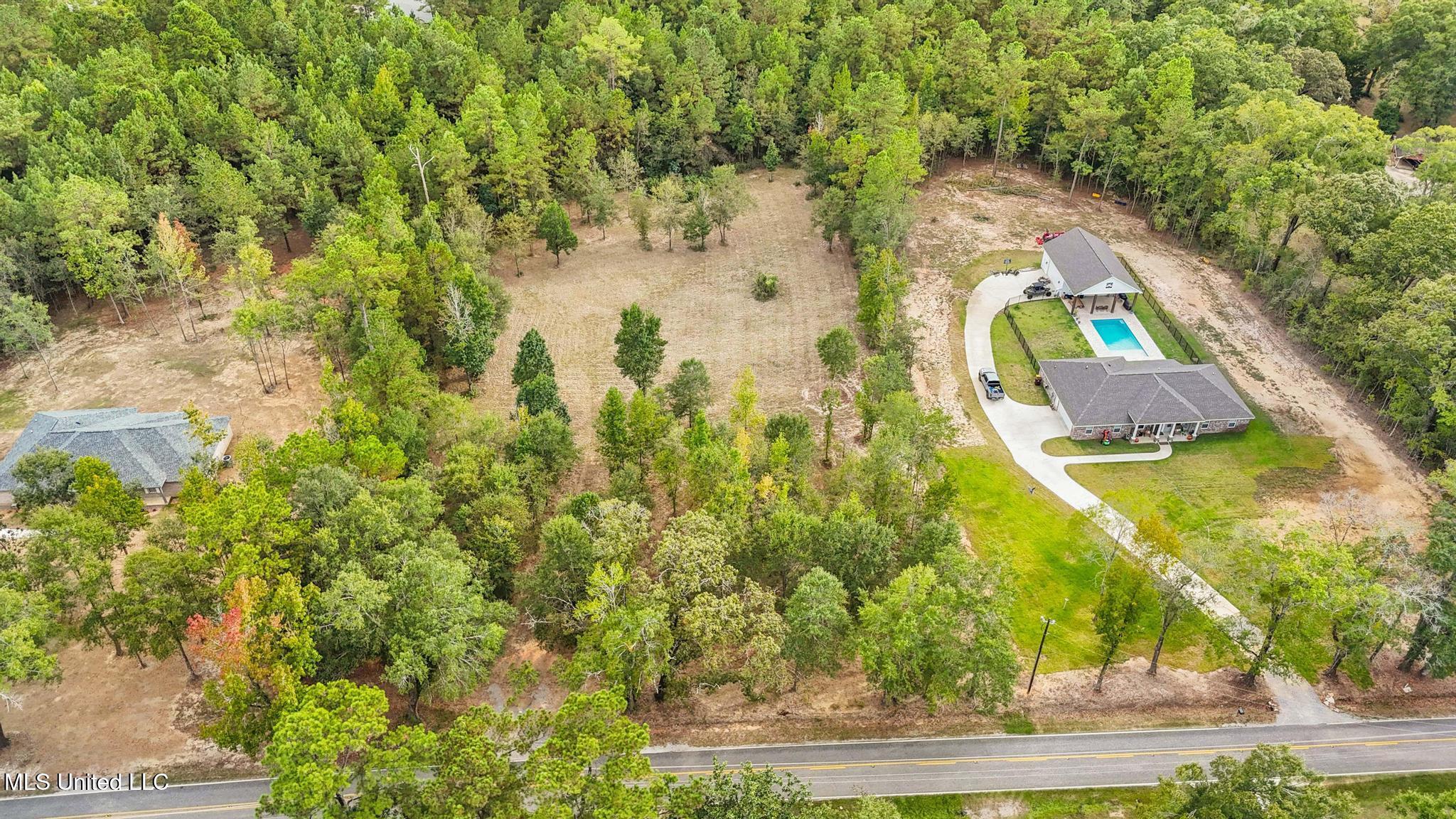 12091 School Road Saucier, MS 39574 - Photo 2 of 18 001