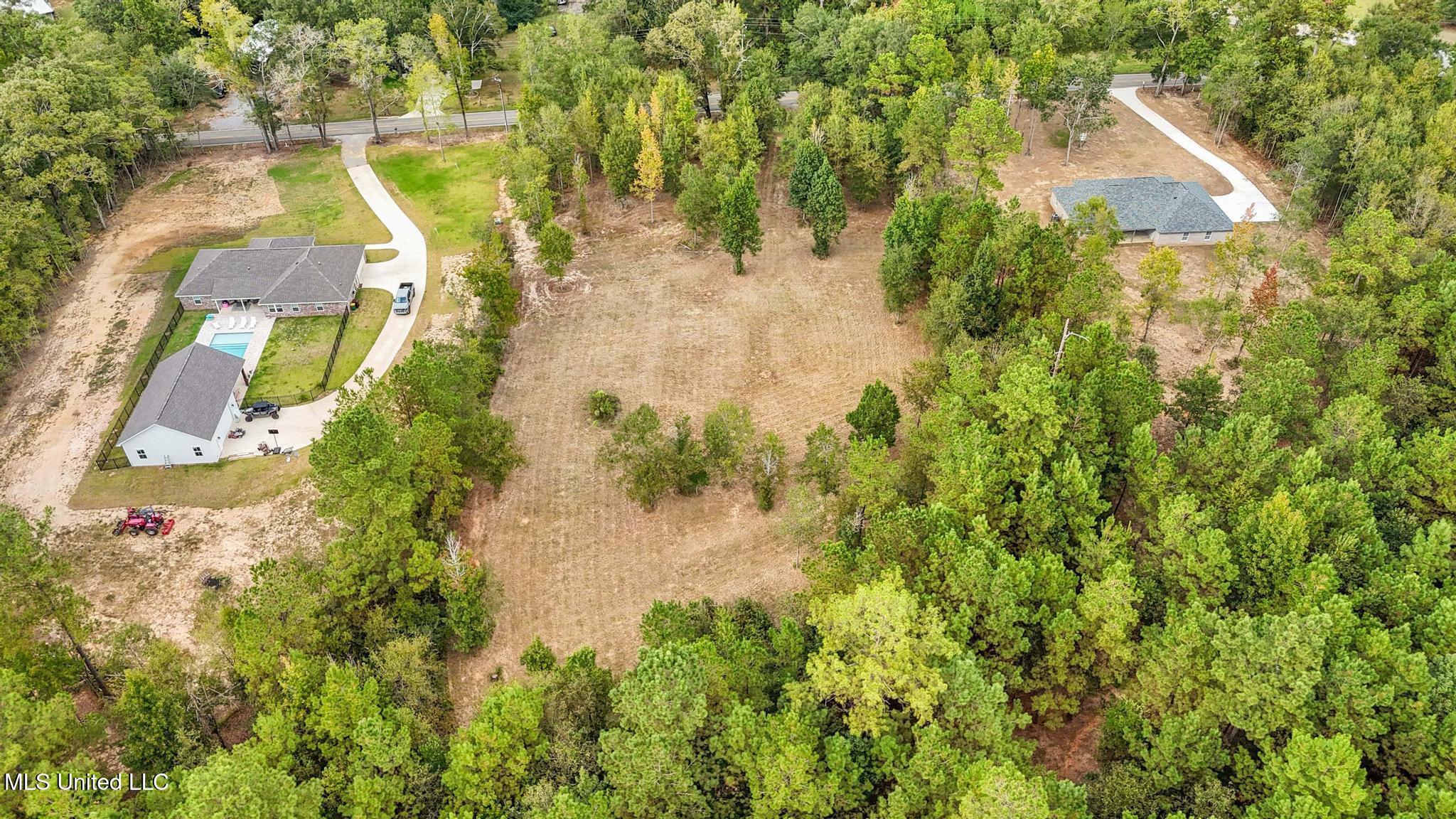 12091 School Road Saucier, MS 39574 - Photo 6 of 18 005