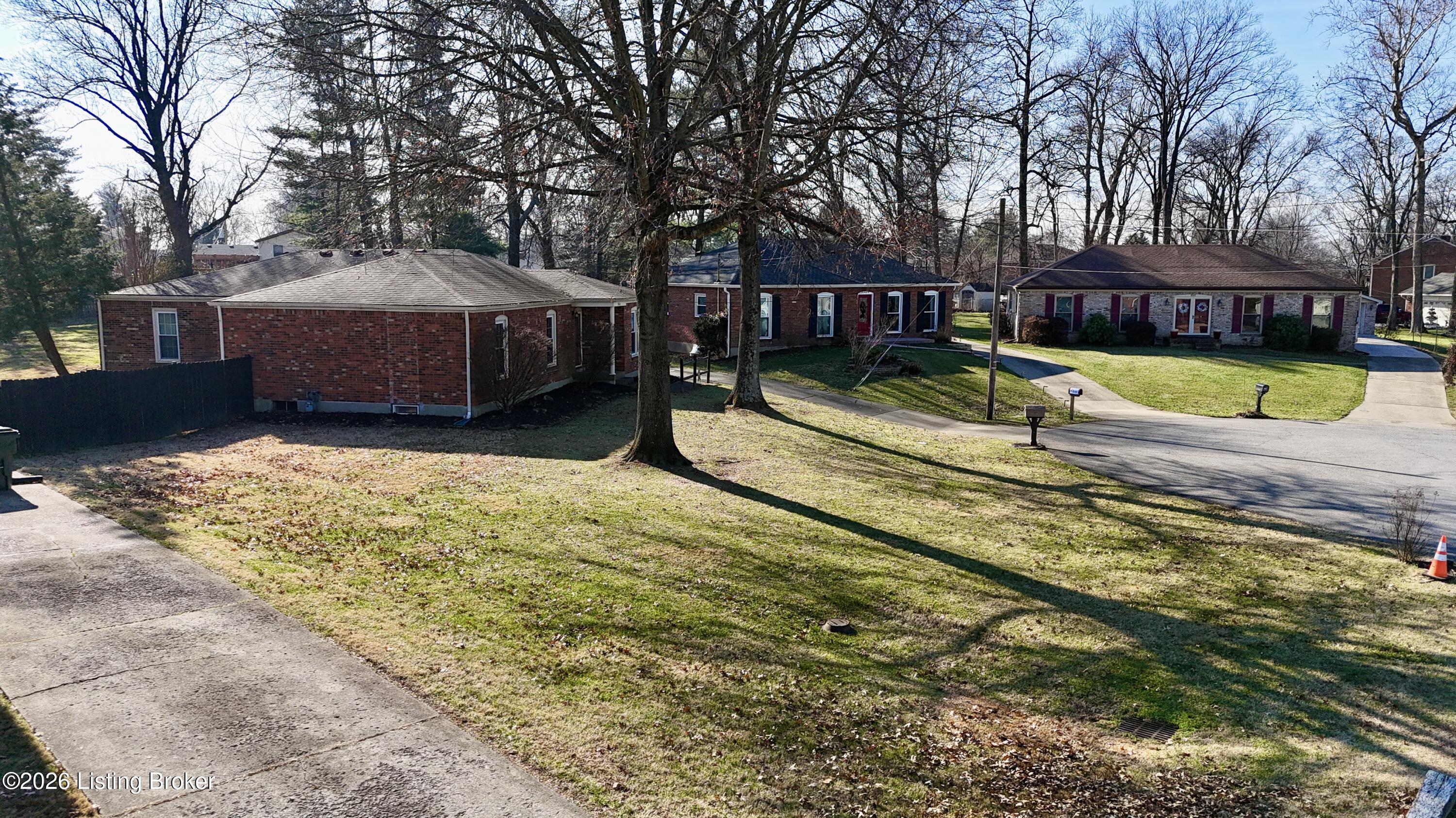 3706 Modesto Road Jeffersontown, KY 40299 - Photo 5 of 52 5 front left side view