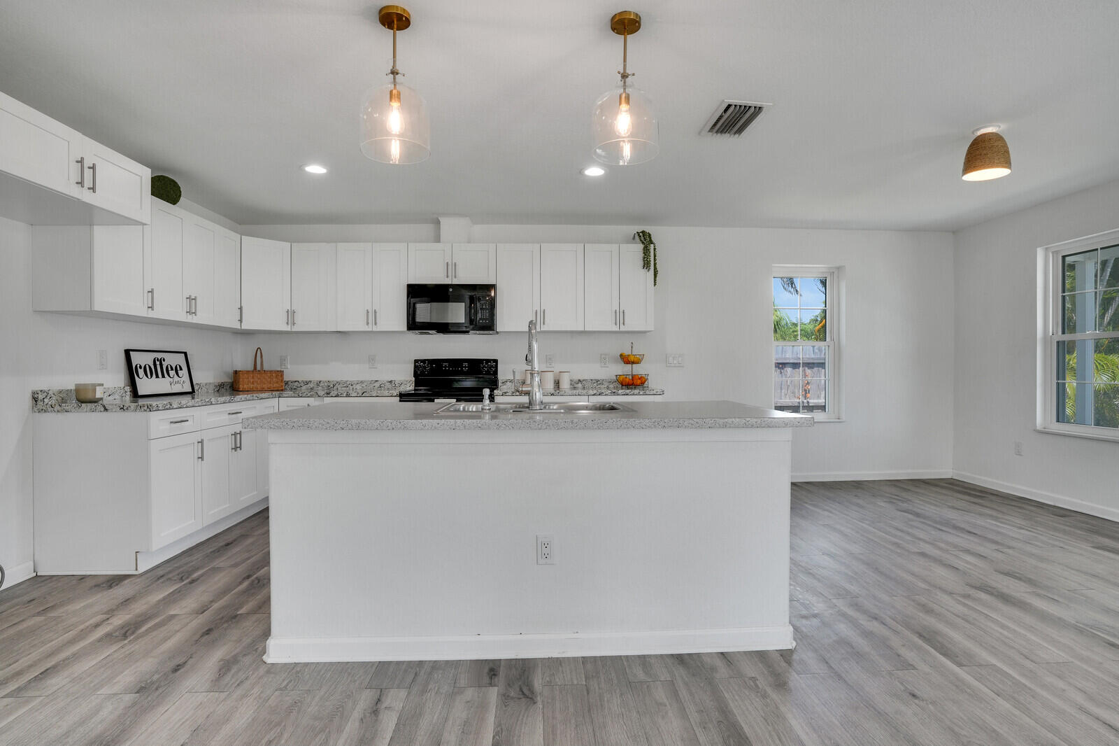 532 Harbour Road North Palm Beach, FL 33408 - Photo 7 of 30 09_Image_9_mls