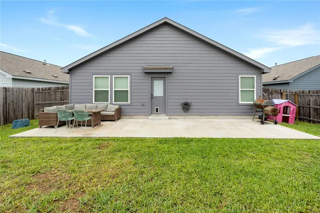 $262,000 | 1118 Demeter Drive, Portland, TX 78374