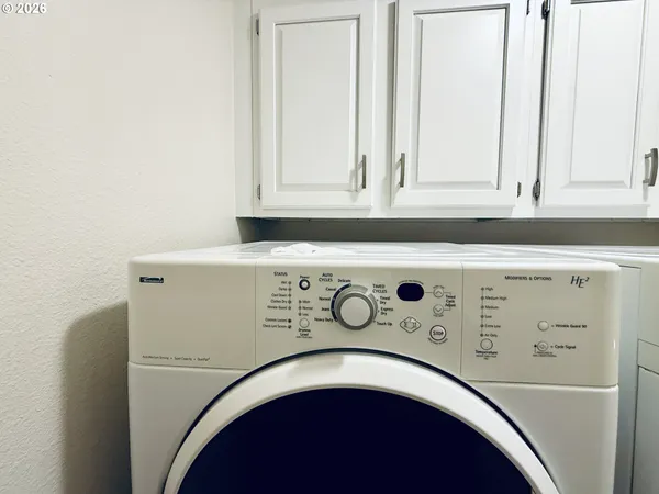 a close up view of washer and dryer