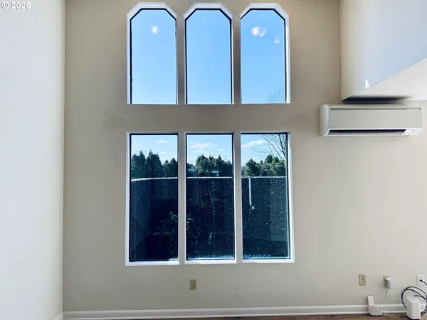 a view of a windows in the house