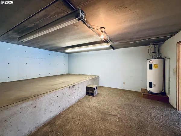 a view of a storage & utility room