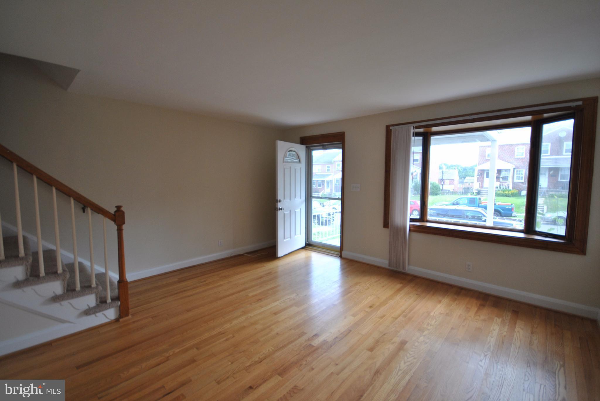 1110 Elm Road Baltimore, MD 21227 - Photo 2 of 30 Living Room