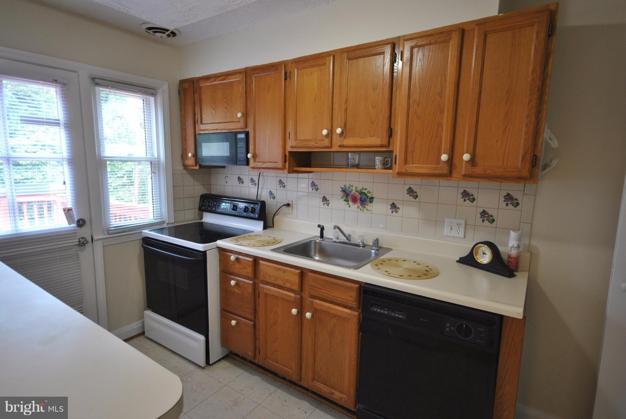 1110 Elm Road Baltimore, MD 21227 - Photo 11 of 30 Kitchen