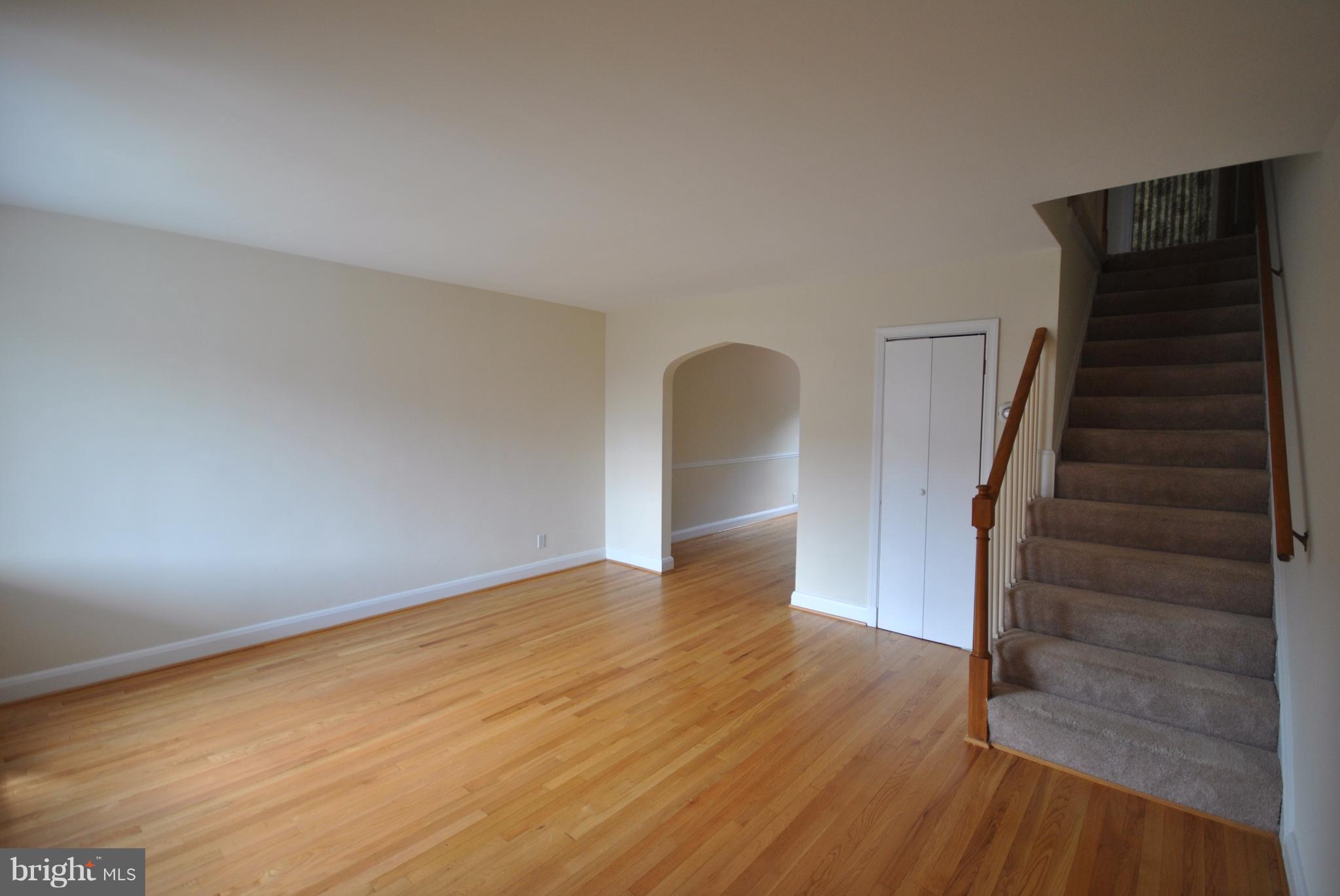 1110 Elm Road Baltimore, MD 21227 - Photo 4 of 30 Living Room