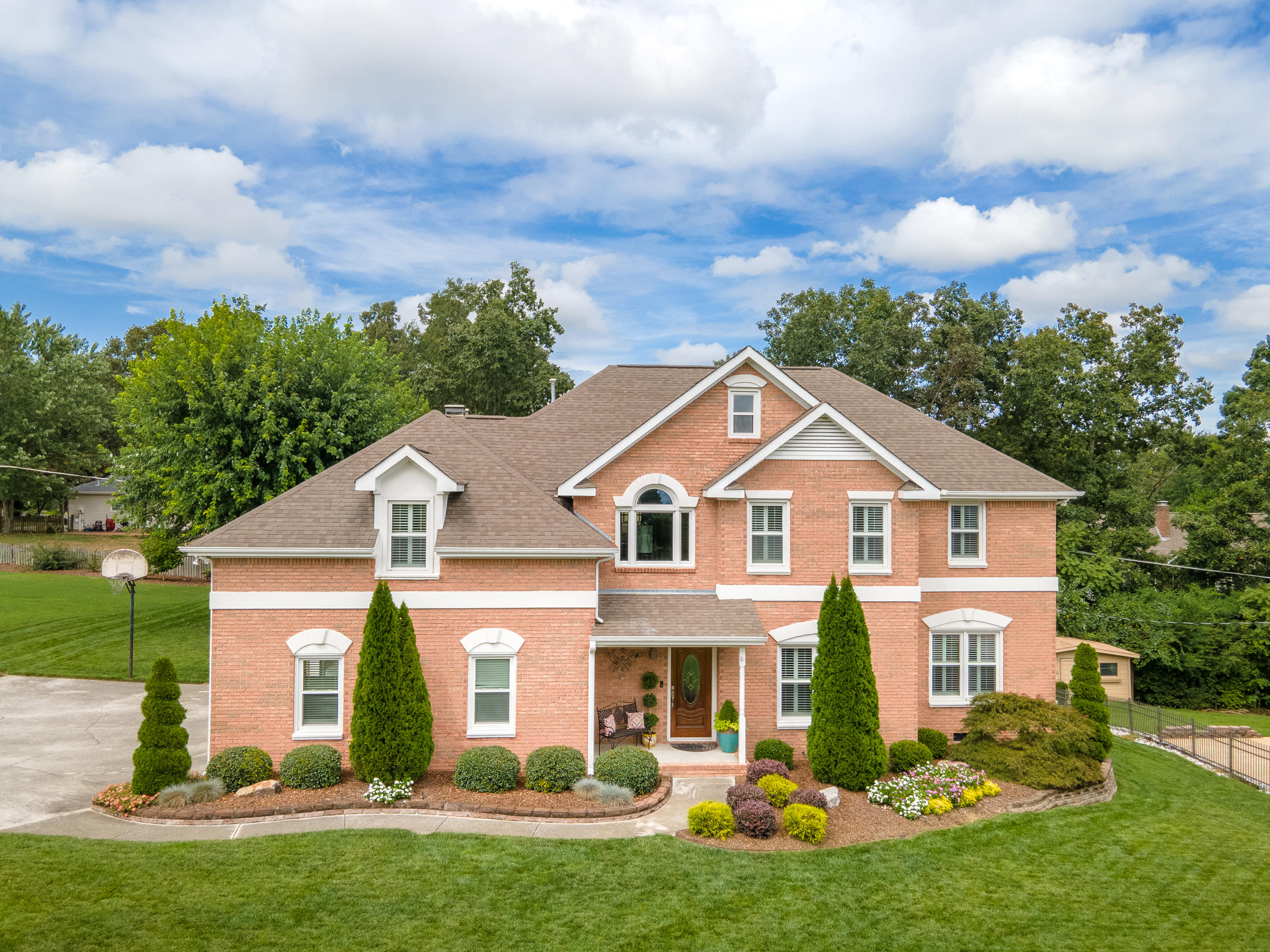 9403 Shadow Point Circle Chattanooga, TN 37421 - Photo 2 of 55 Front View