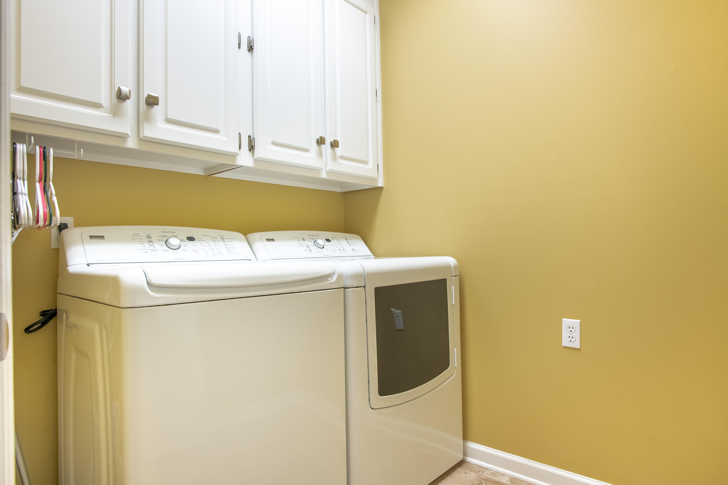 9403 Shadow Point Circle Chattanooga, TN 37421 - Photo 15 of 55 Laundry Room