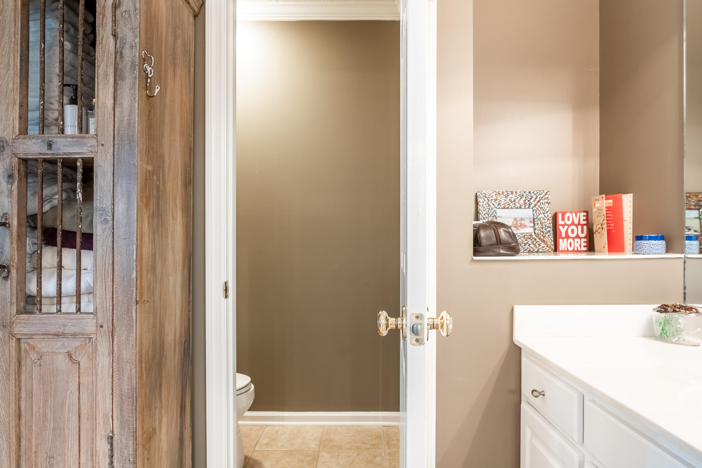 9403 Shadow Point Circle Chattanooga, TN 37421 - Photo 25 of 55 Master Bathroom