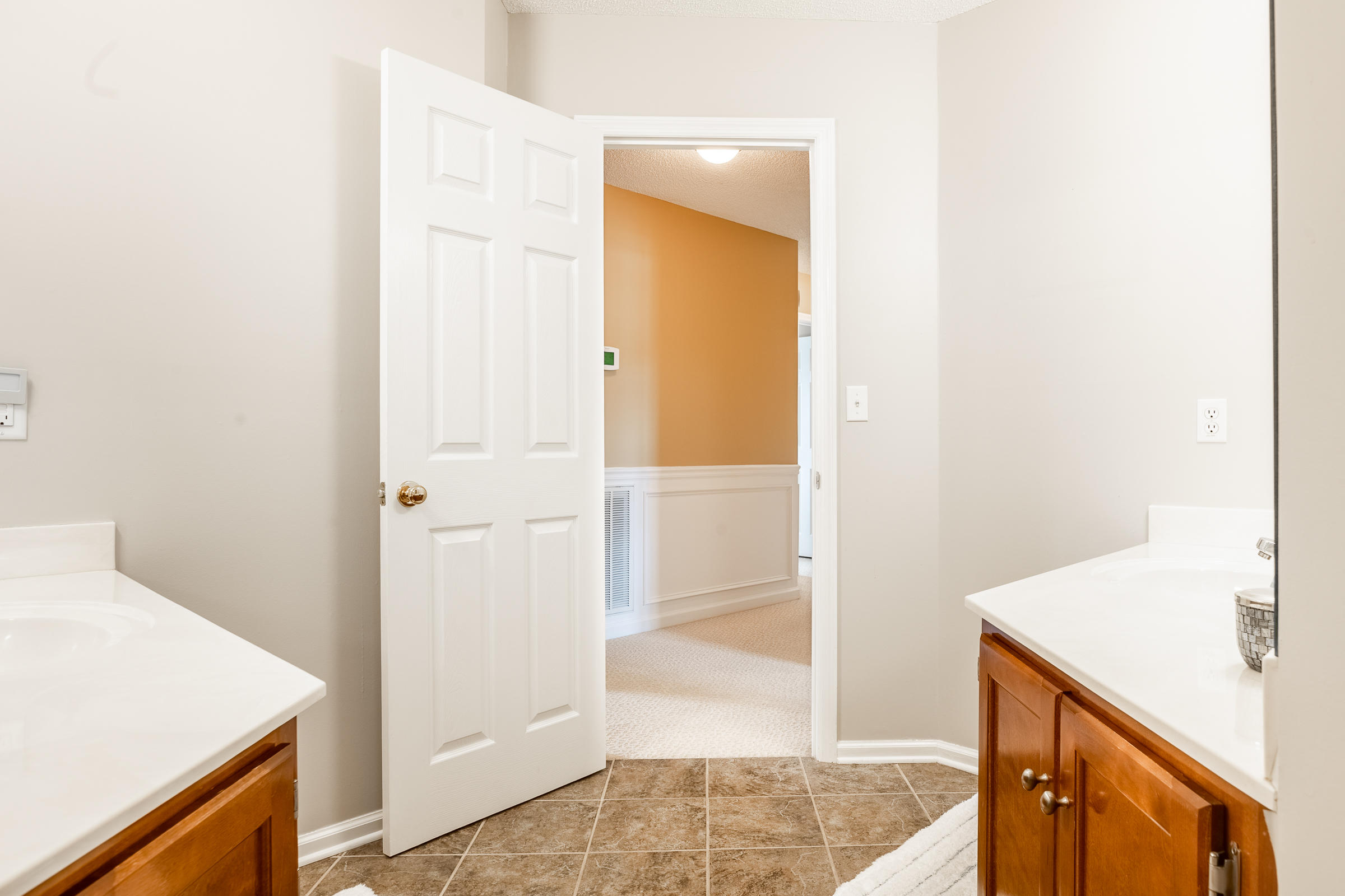 9403 Shadow Point Circle Chattanooga, TN 37421 - Photo 35 of 55 Full Bathroom