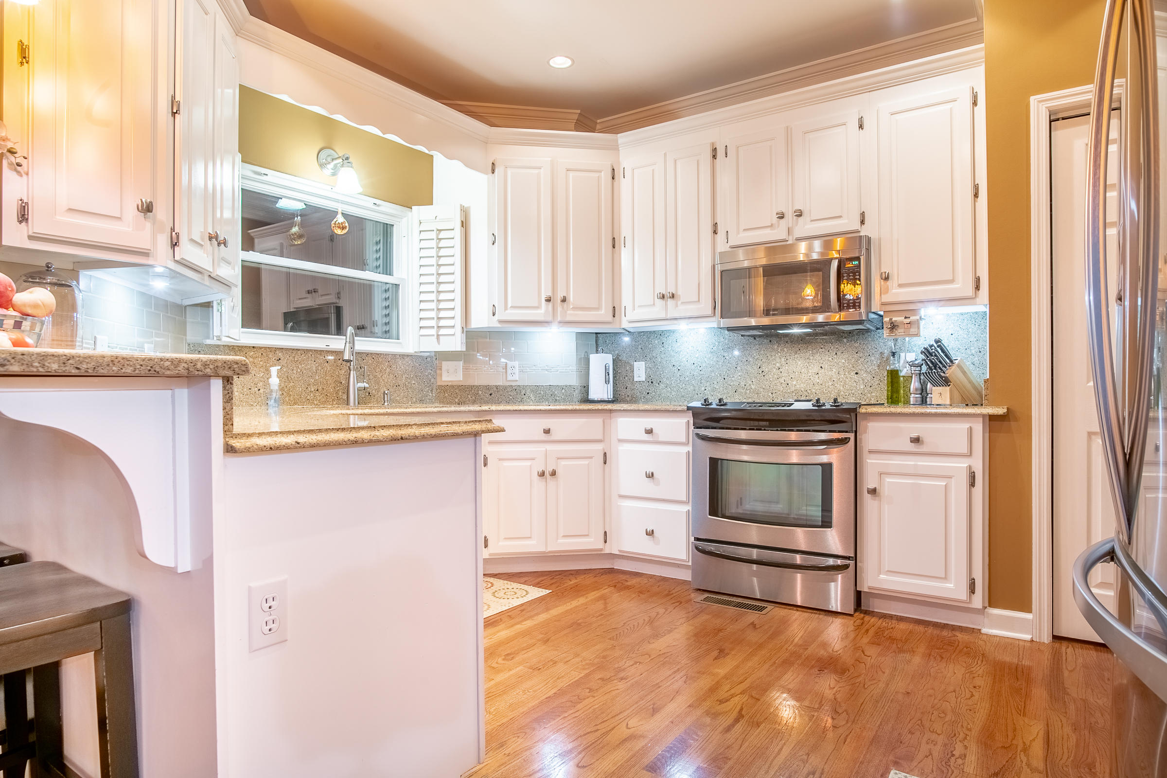 9403 Shadow Point Circle Chattanooga, TN 37421 - Photo 50 of 55 Under Cabinet Lighting