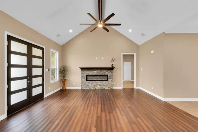 $630,000 | 350 Farrar Road, Waxahachie, TX 75165