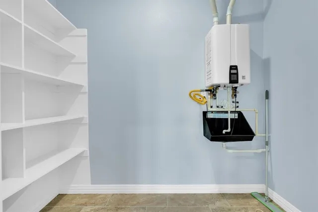 $630,000 | 350 Farrar Road, Waxahachie, TX 75165