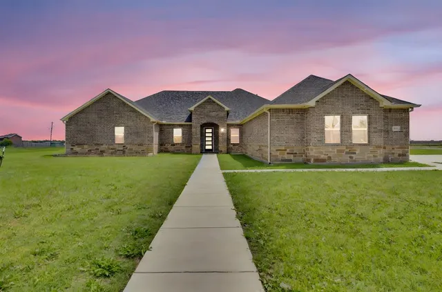 $630,000 | 350 Farrar Road, Waxahachie, TX 75165