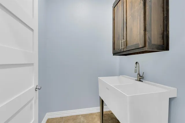 $630,000 | 350 Farrar Road, Waxahachie, TX 75165