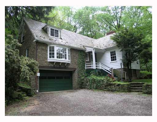 107 Buckingham Road Fox Chapel, PA 15215 - Photo 1 of 8 Exterior Front.