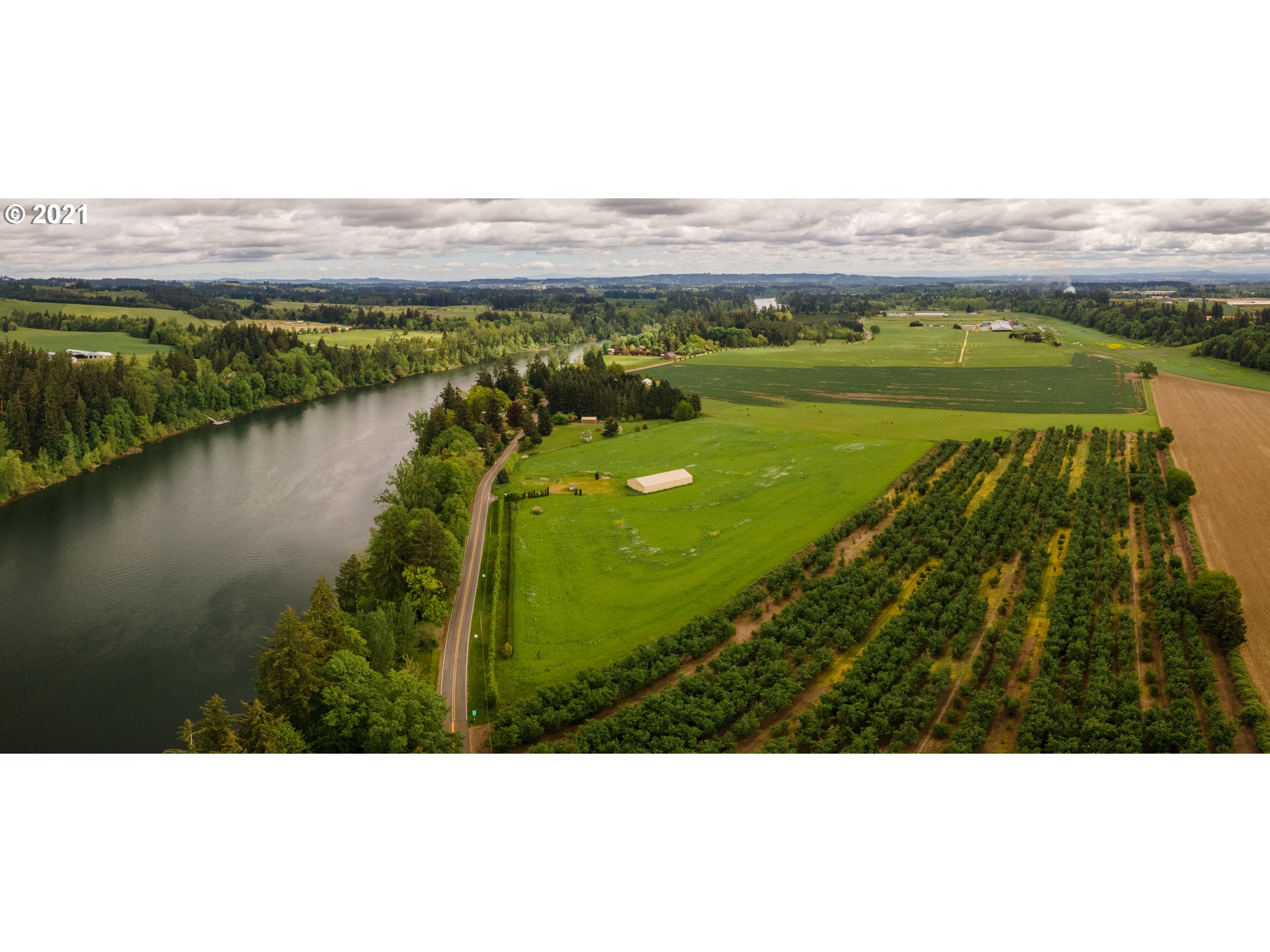 24560 Northeast Butteville Road Aurora, OR 97002 - Photo 11 of 23 Gallery Image 11