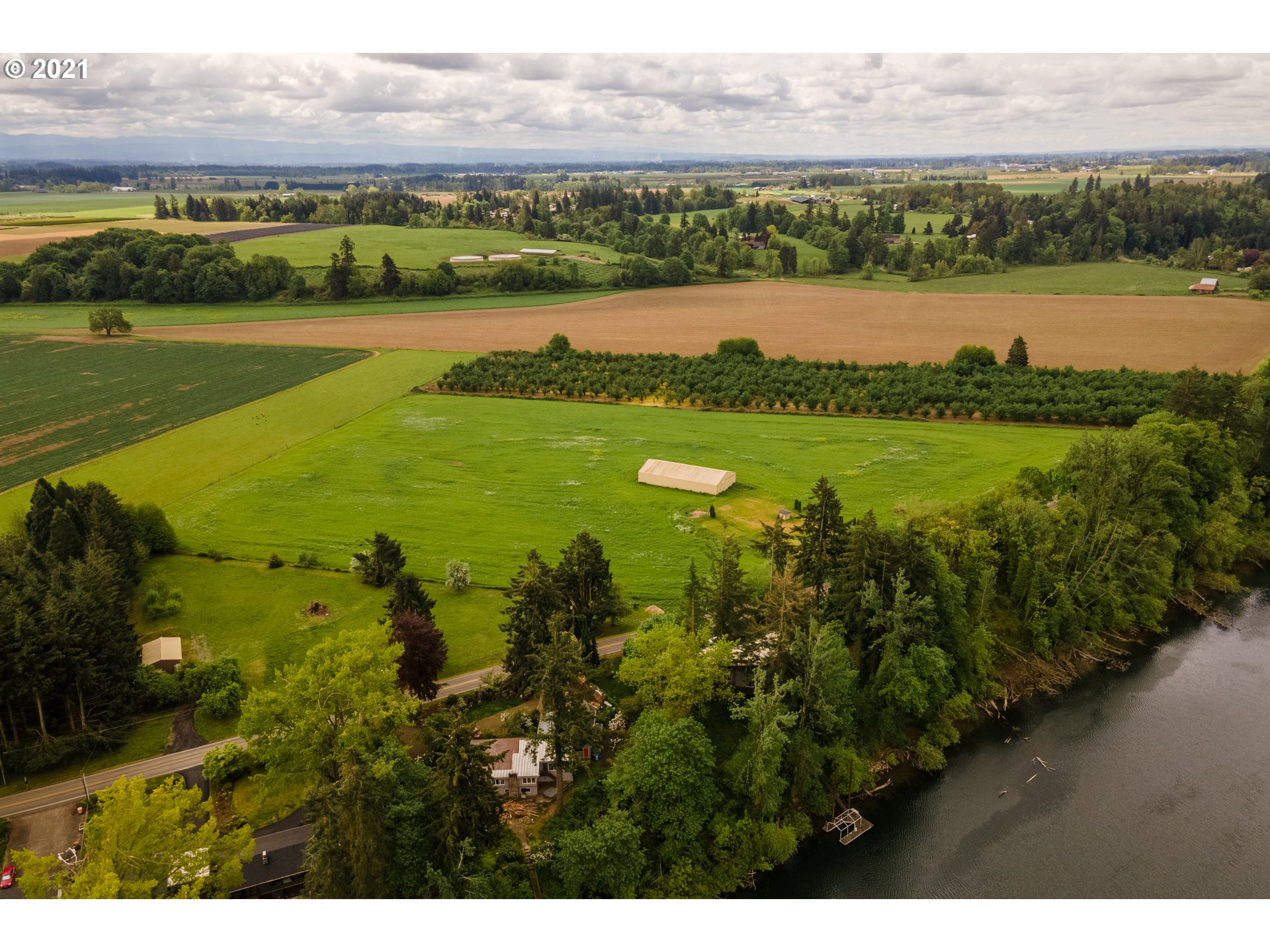 24560 Northeast Butteville Road Aurora, OR 97002 - Photo 3 of 23 Gallery Image 3