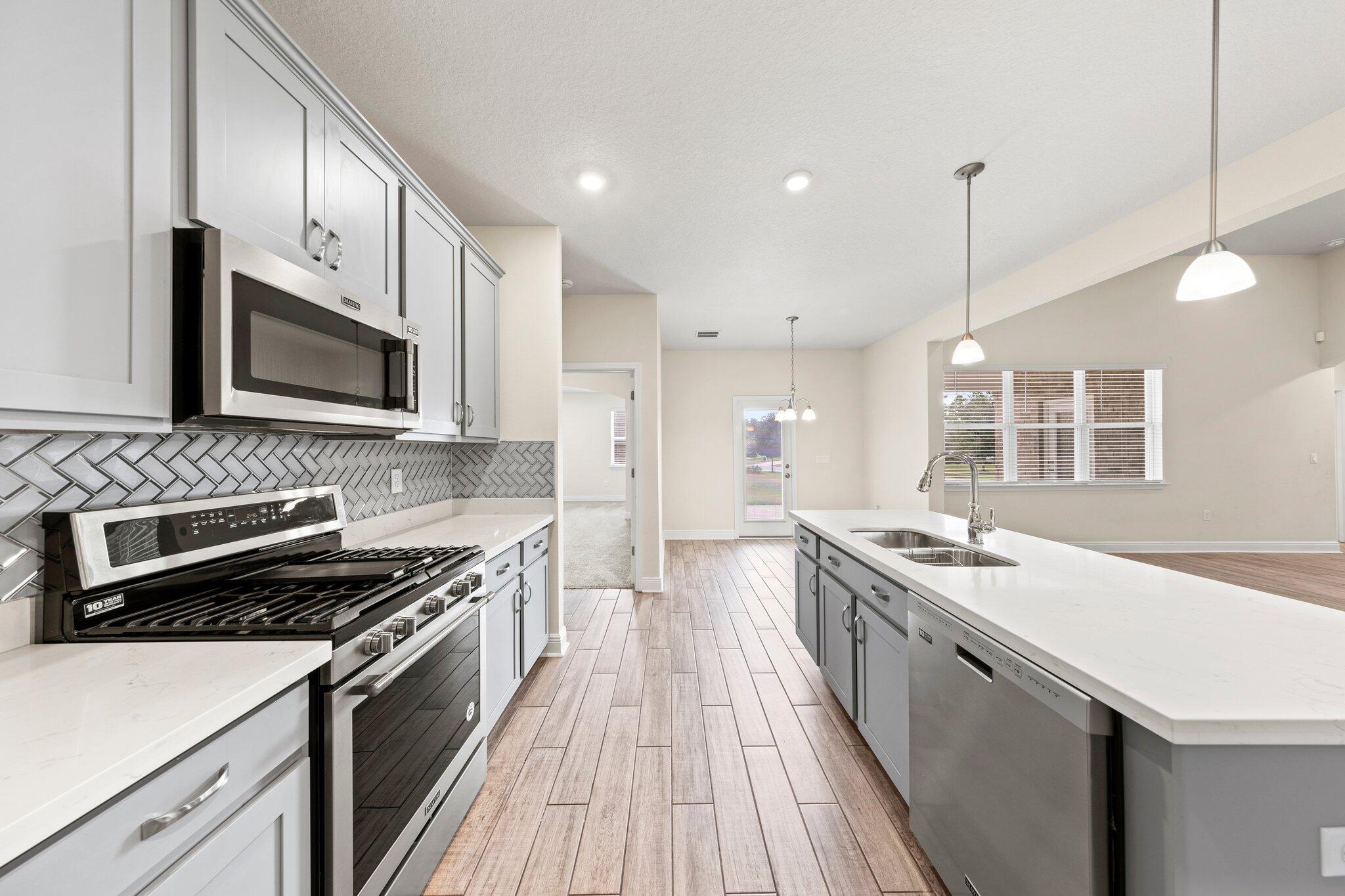 91 Sweet Tea Lane Freeport, FL 32439 - Photo 40 of 80 Kitchen