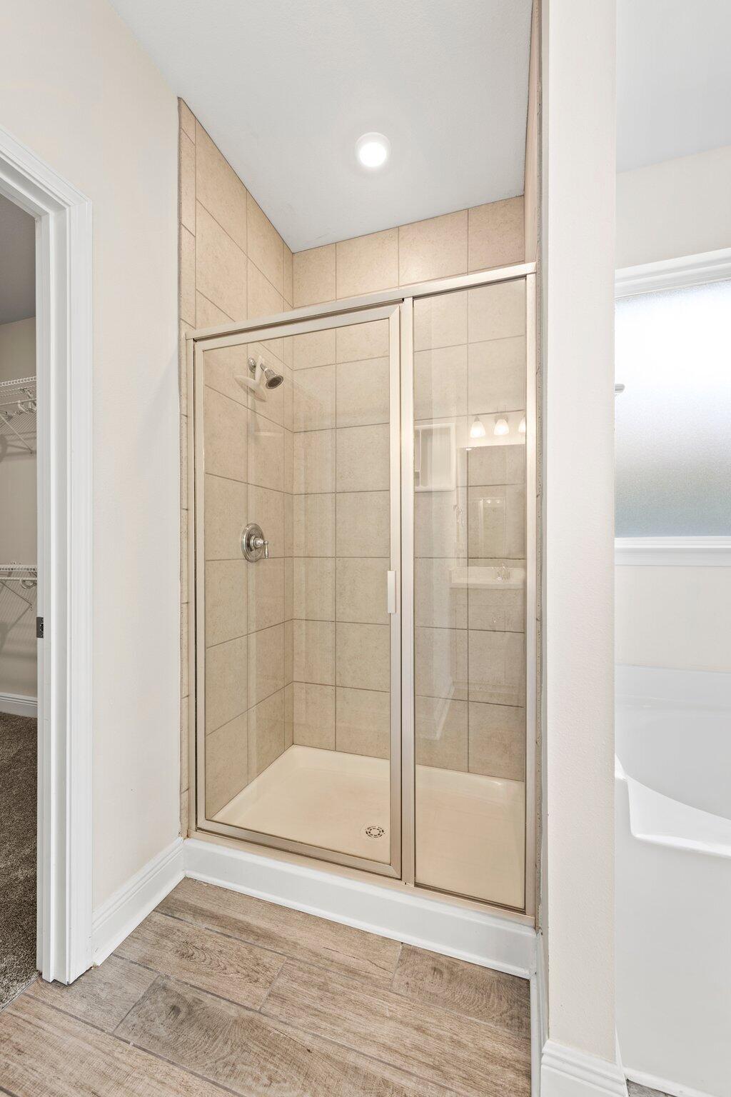 91 Sweet Tea Lane Freeport, FL 32439 - Photo 54 of 80 Large Tiled Shower