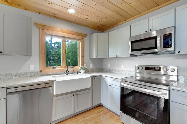 $589,000 | 23 Tuckers Way, Naples, ME 04055