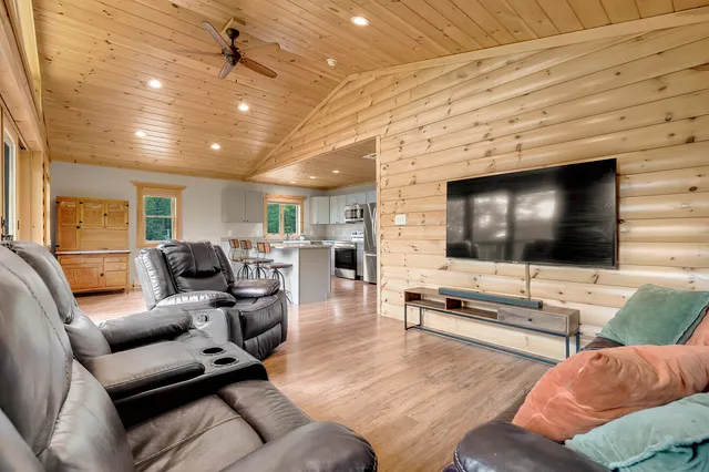 $589,000 | 23 Tuckers Way, Naples, ME 04055
