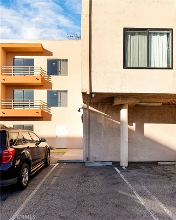 a view of parking area