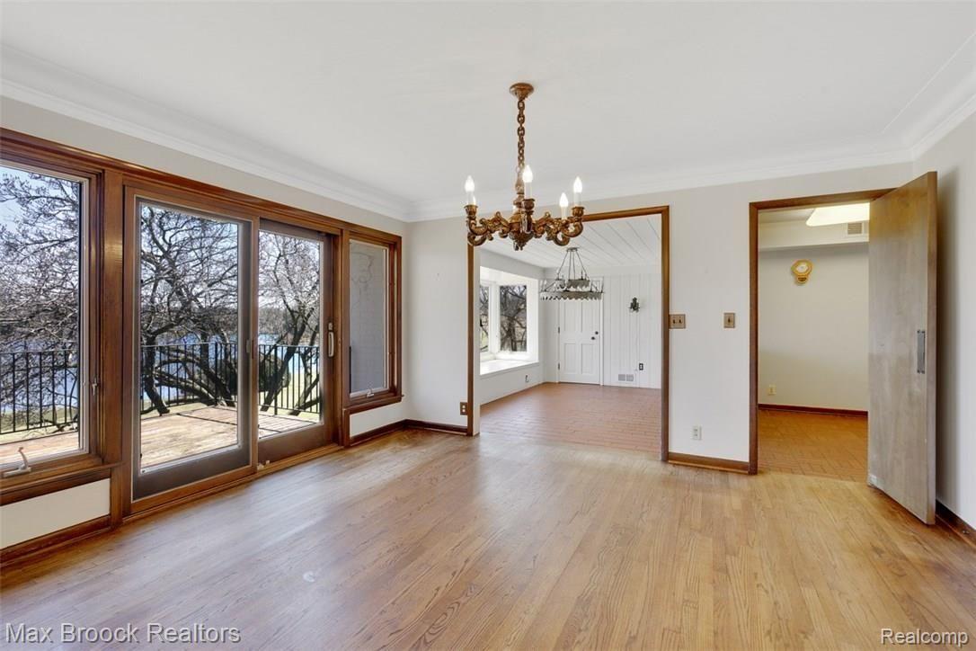 6765 Meadowlake Road Bloomfield Hills, MI 48301 - Photo 4 of 29 dsc01590-dsc01594.jpg