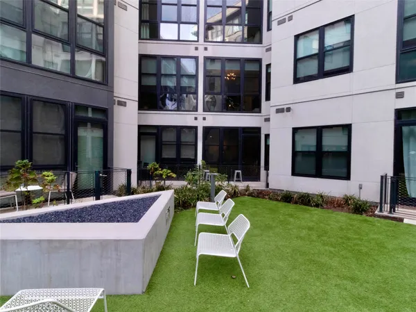 a outdoor view of a house