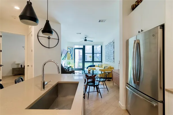 $2,500 | 800 Embassy Drive, Unit 115, Austin, TX 78702