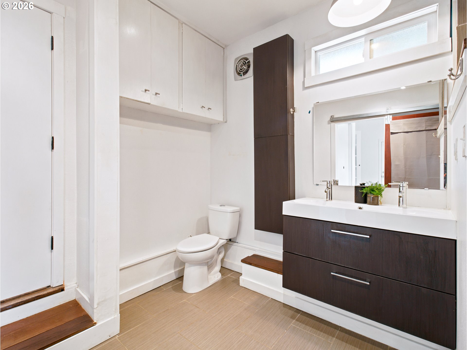 20310 Southwest Boones Ferry Road Tualatin, OR 97062 - Photo 33 of 48 Bathroom