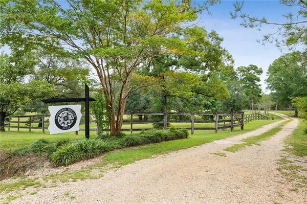 $1,150,000 | 84132 Holliday Road, Folsom, LA 70437