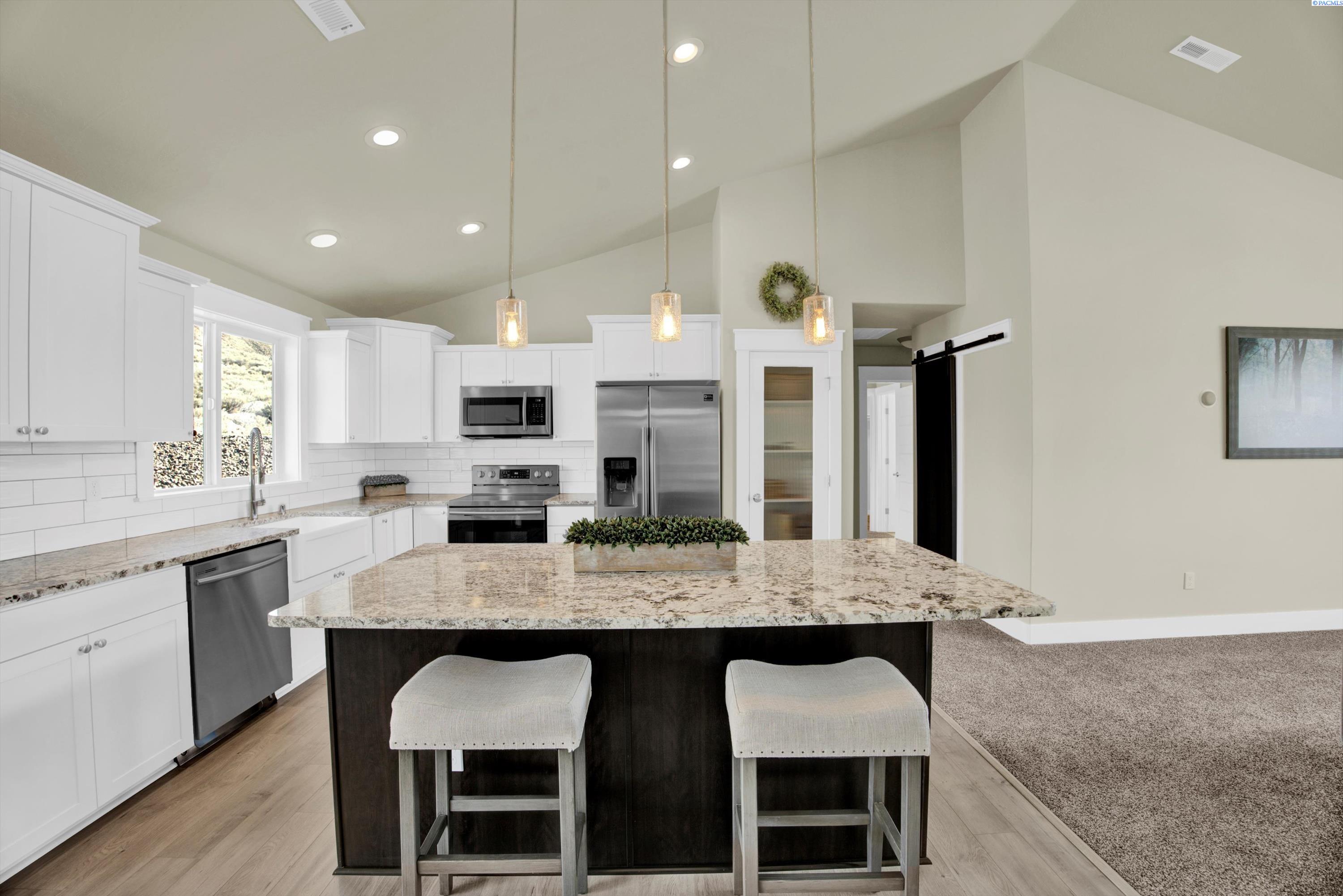 105503 East Badger Road Kennewick, WA 99338 - Photo 11 of 29 Gallery Image 11