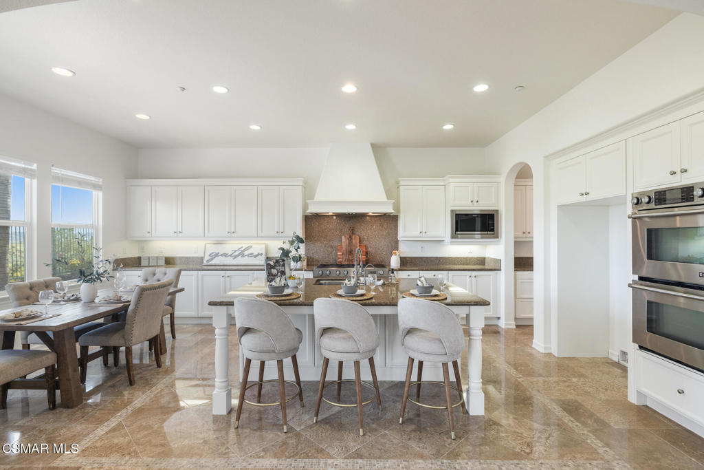 13290 Red Bird Court Moorpark, CA 93021 - Photo 14 of 73