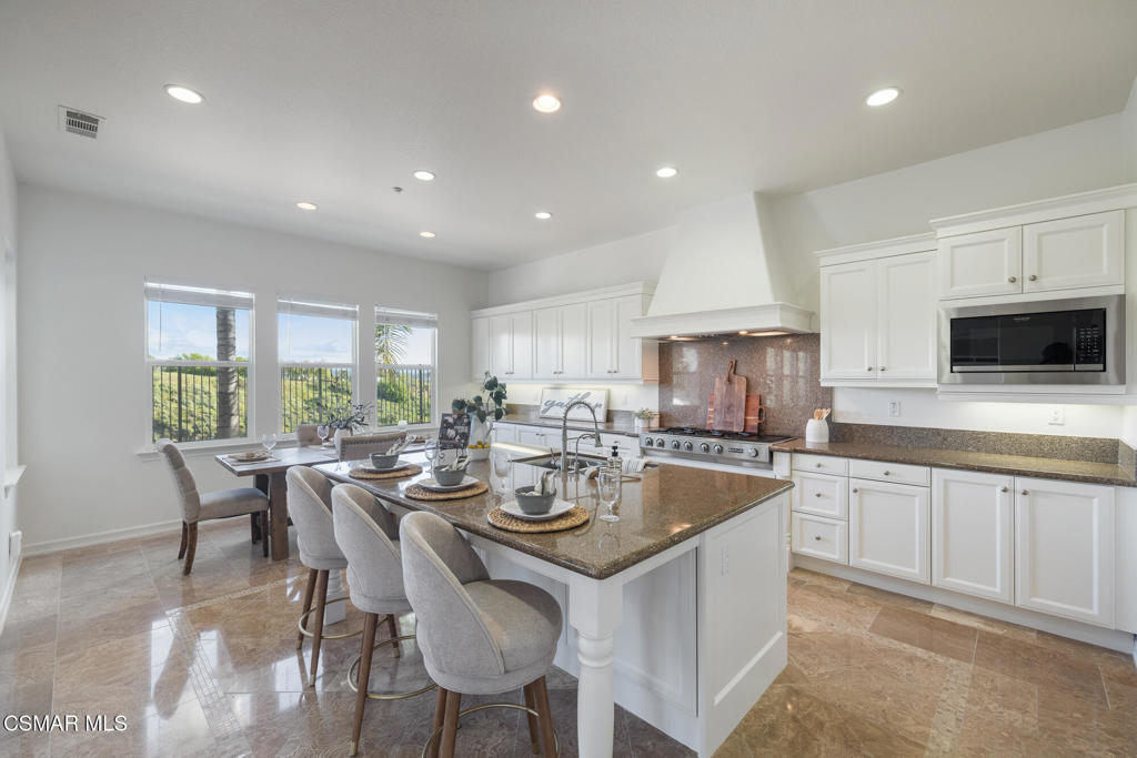 13290 Red Bird Court Moorpark, CA 93021 - Photo 15 of 73