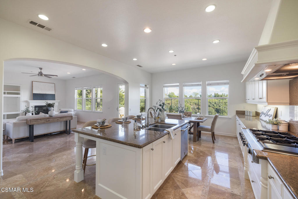13290 Red Bird Court Moorpark, CA 93021 - Photo 16 of 73