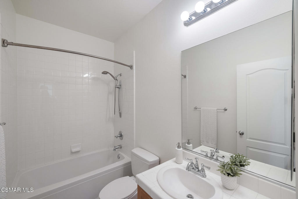 13290 Red Bird Court Moorpark, CA 93021 - Photo 22 of 73