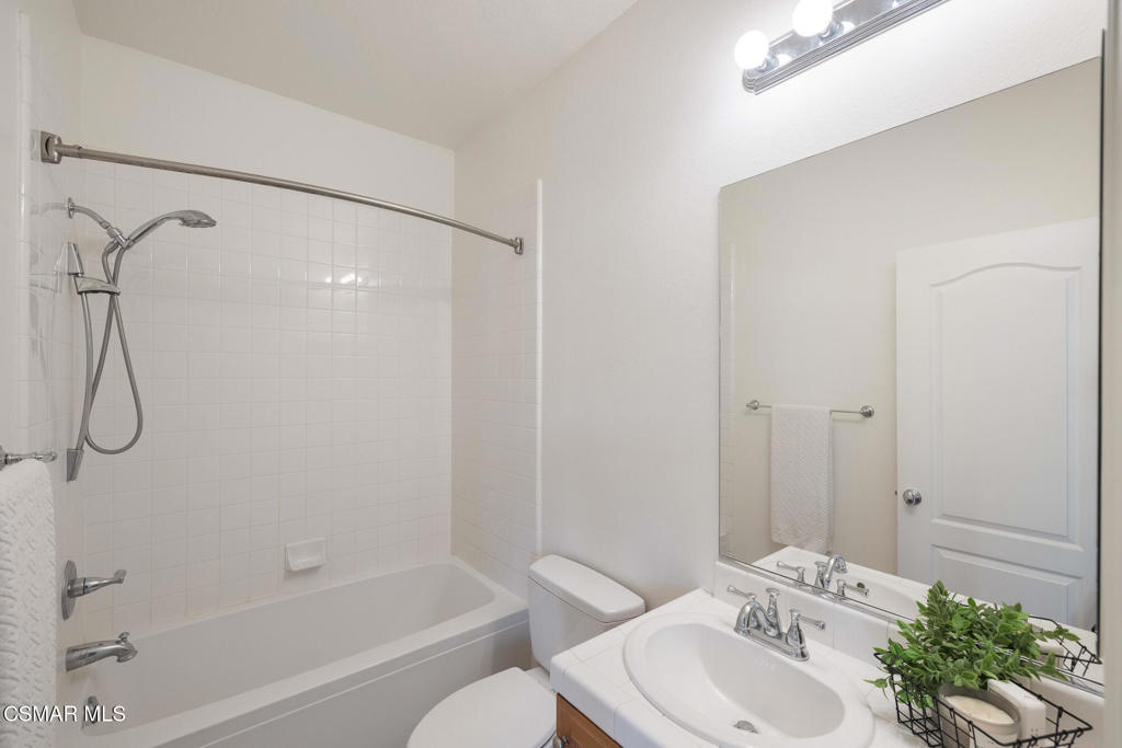 13290 Red Bird Court Moorpark, CA 93021 - Photo 26 of 73