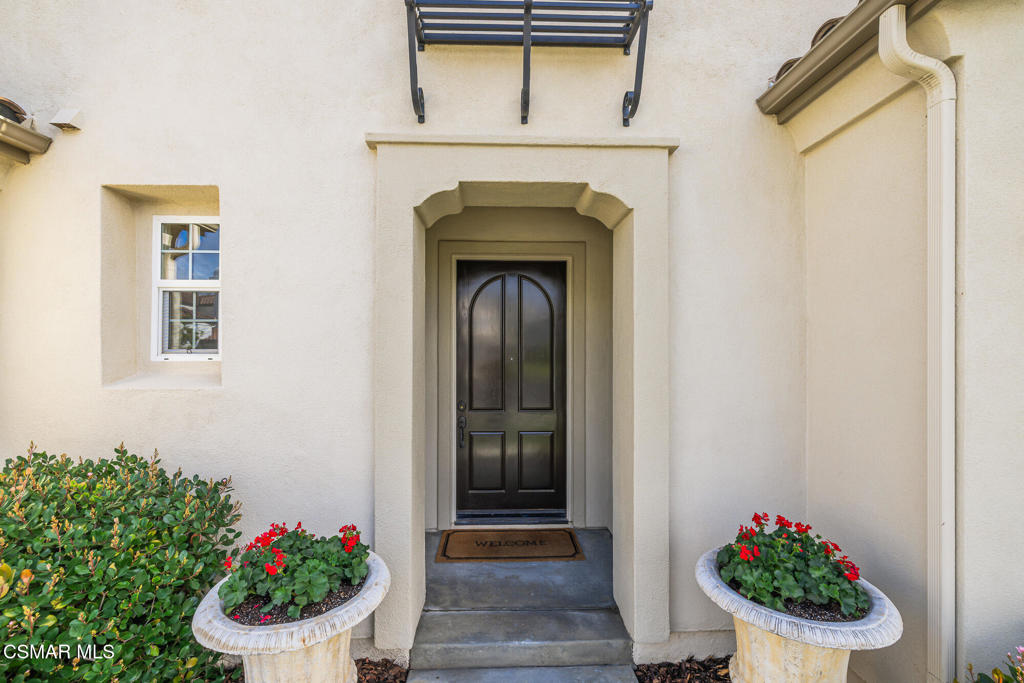 13290 Red Bird Court Moorpark, CA 93021 - Photo 3 of 73