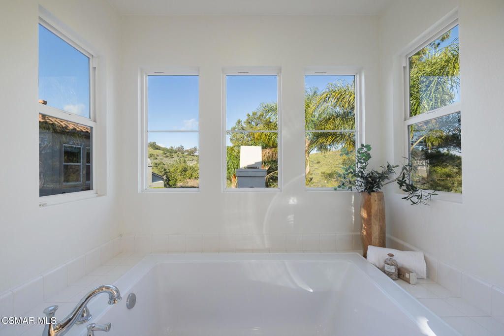 13290 Red Bird Court Moorpark, CA 93021 - Photo 34 of 73