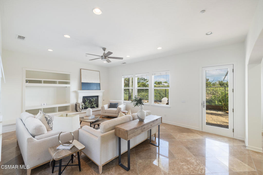 13290 Red Bird Court Moorpark, CA 93021 - Photo 10 of 73