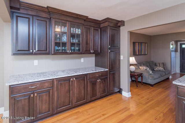 223 Ridgeway Avenue Louisville, KY 40207 - Photo 14 of 30 014