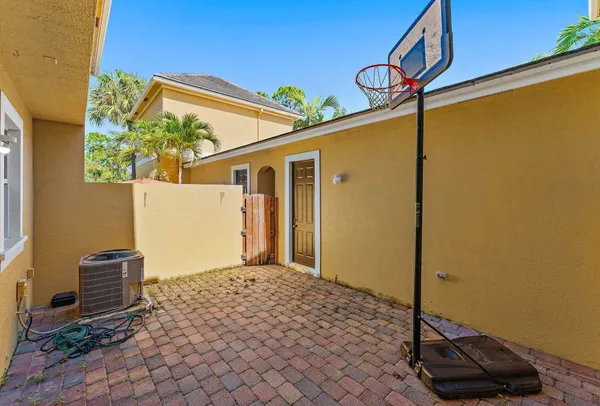 $3,600 | 150 Lismore Lane, Jupiter, FL 33458