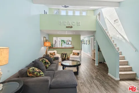 $1,390,000 | 19525 Starfish Lane, Huntington Beach, CA 92648